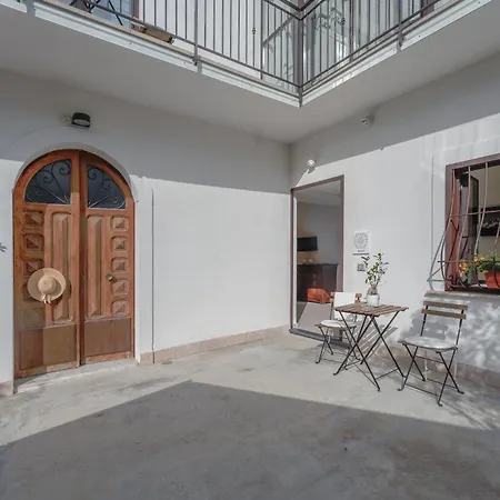 House D' Anna 68 Jaktstuga *